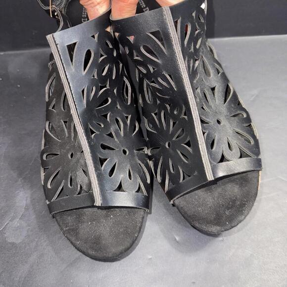 Pierre Dumas Black Tooled Faux Leather Classic Chic Boho Wedge Sandal Platform - Picture 7 of 15